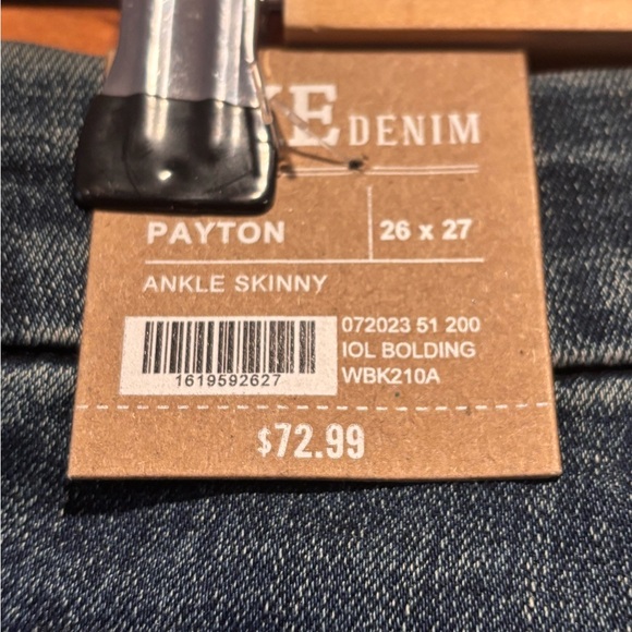❗️DONATING❗️Buckle Peyton Skinny 26 x 27 NWT - Picture 1 of 7